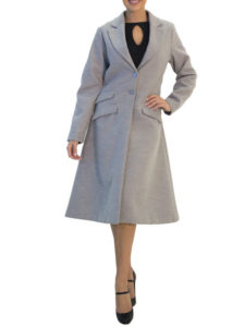Woman wearing a grey tench coat