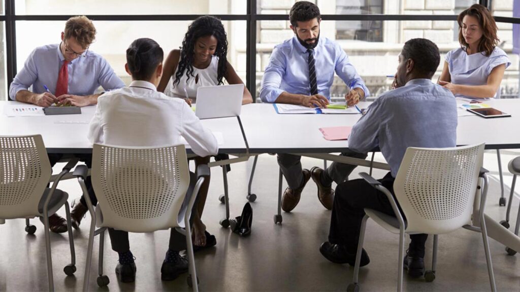 5 Powerful Benefits of Employee Uniforms 9 benefits of employee uniform header image